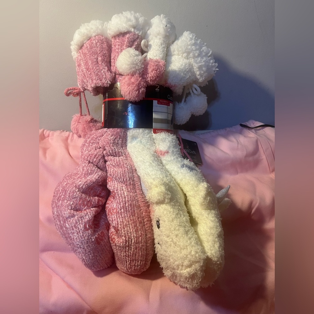 Cuddl Duds Critter Plus Filled Socks 🧦 w/ Pompoms!!